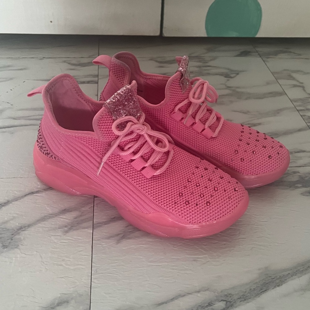 Madden girl pink sneakers big kids Size 4